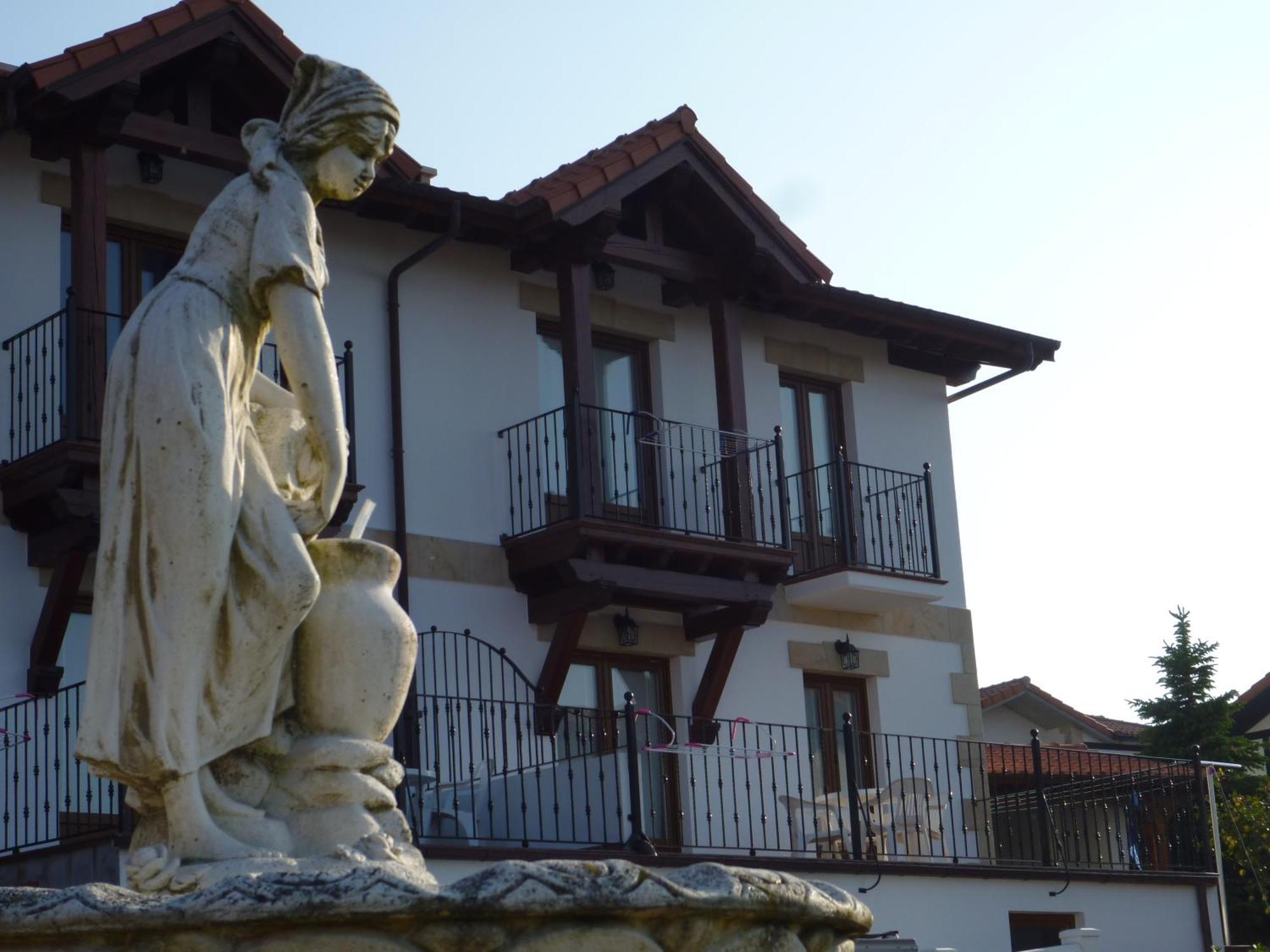 Apartamentos La Fuente De Enmedio Suances Exteriör bild